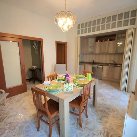 G & B House Apartamento *