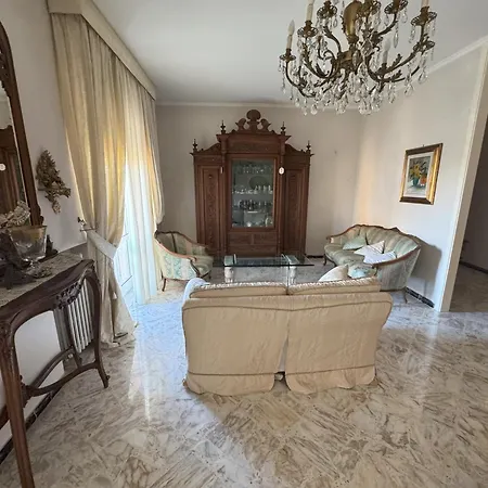 Apartamento G & B House *
