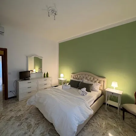 דירה G & B House בארי